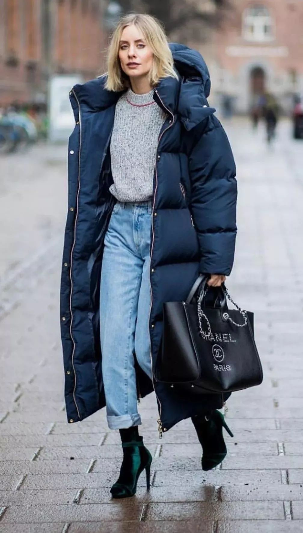 40-50岁洋气羽绒服裤子,冬天流行这样的羽绒服温暖又时髦