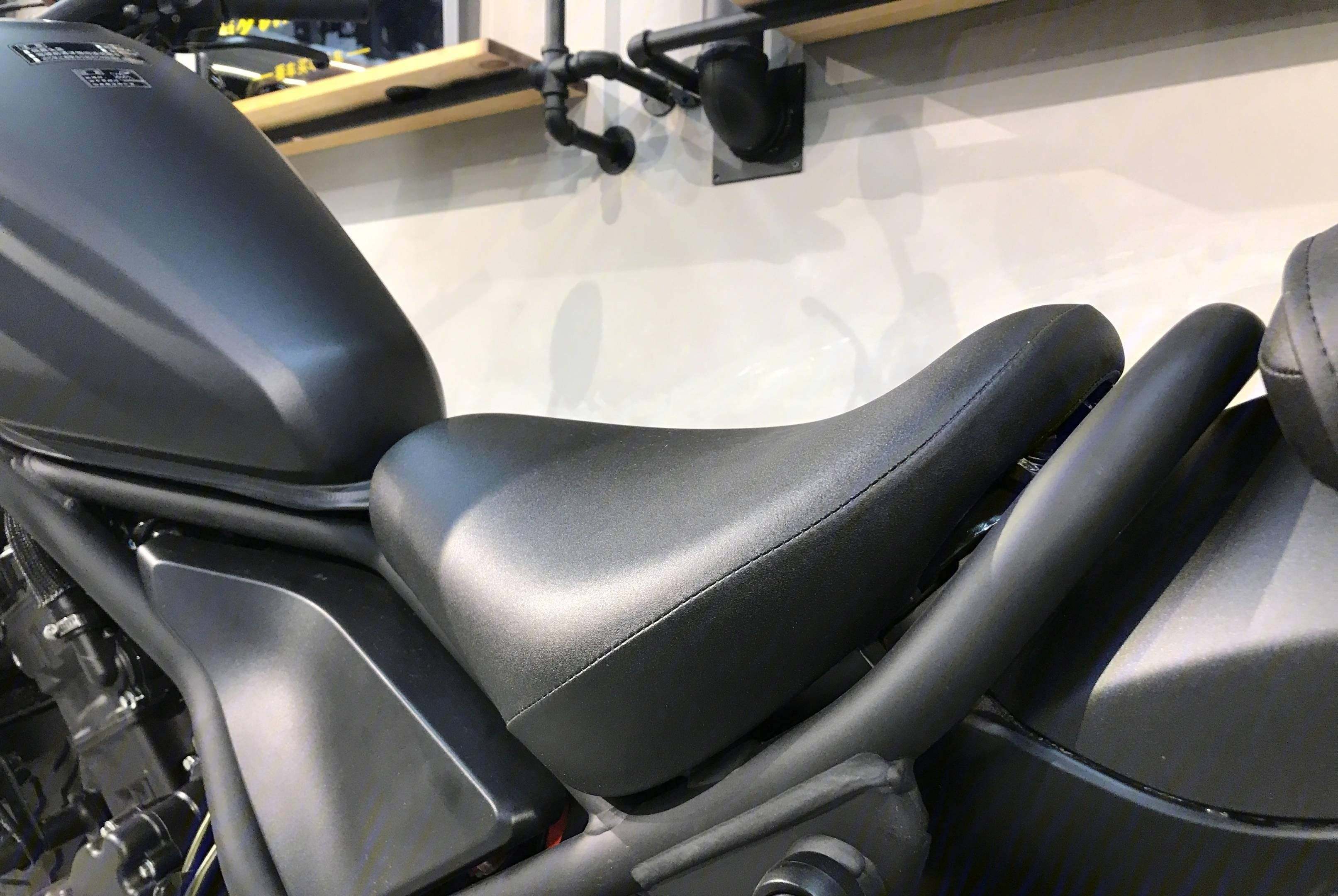 HONDACM300一款舒适而又省心的巡航入门车型