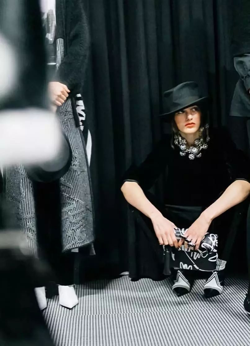 MaxMara男士穿搭,maxmara黑色西装外套怎么搭