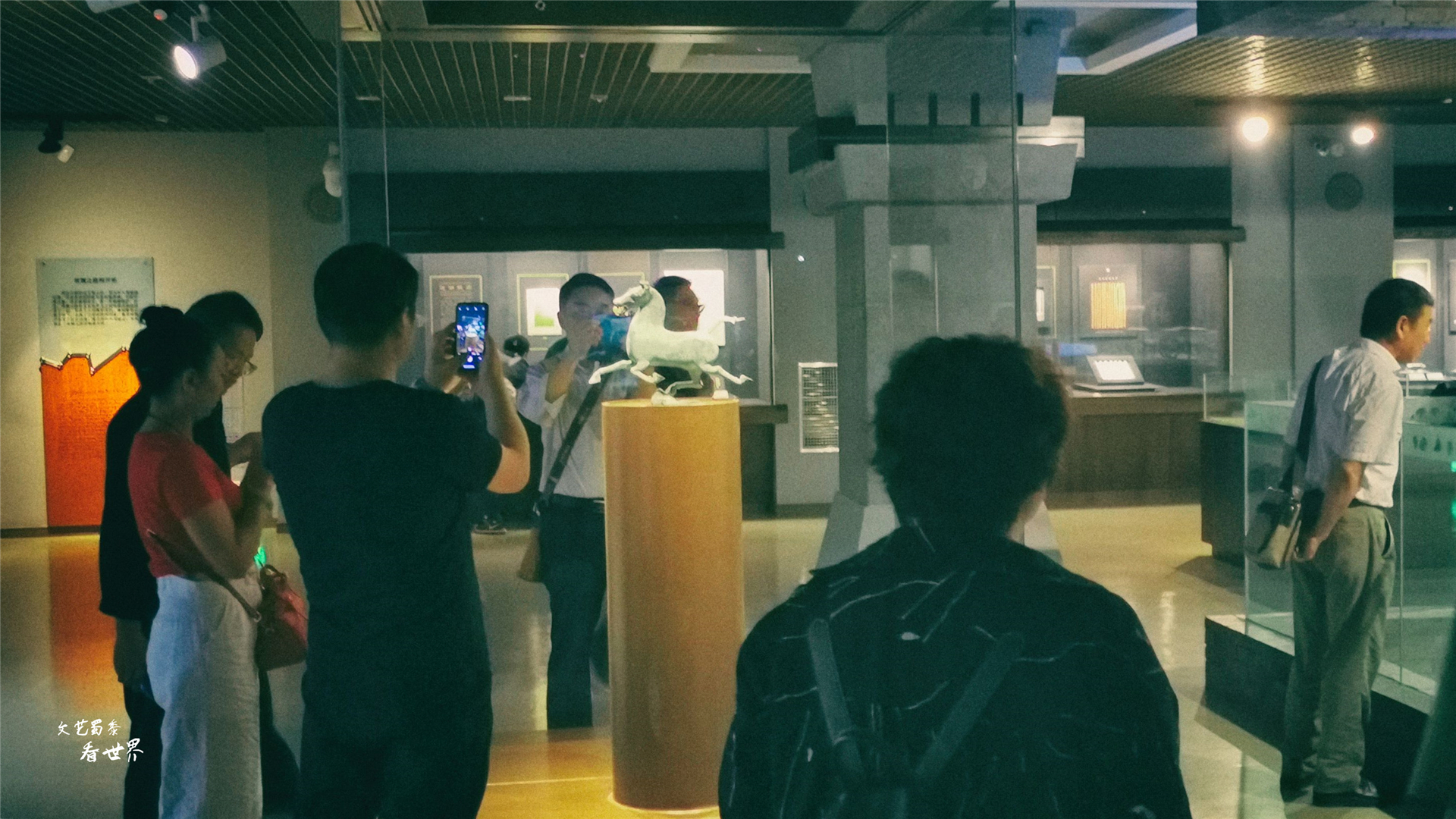 真实的铜奔马为啥图片不一致,铜奔马的独特之处