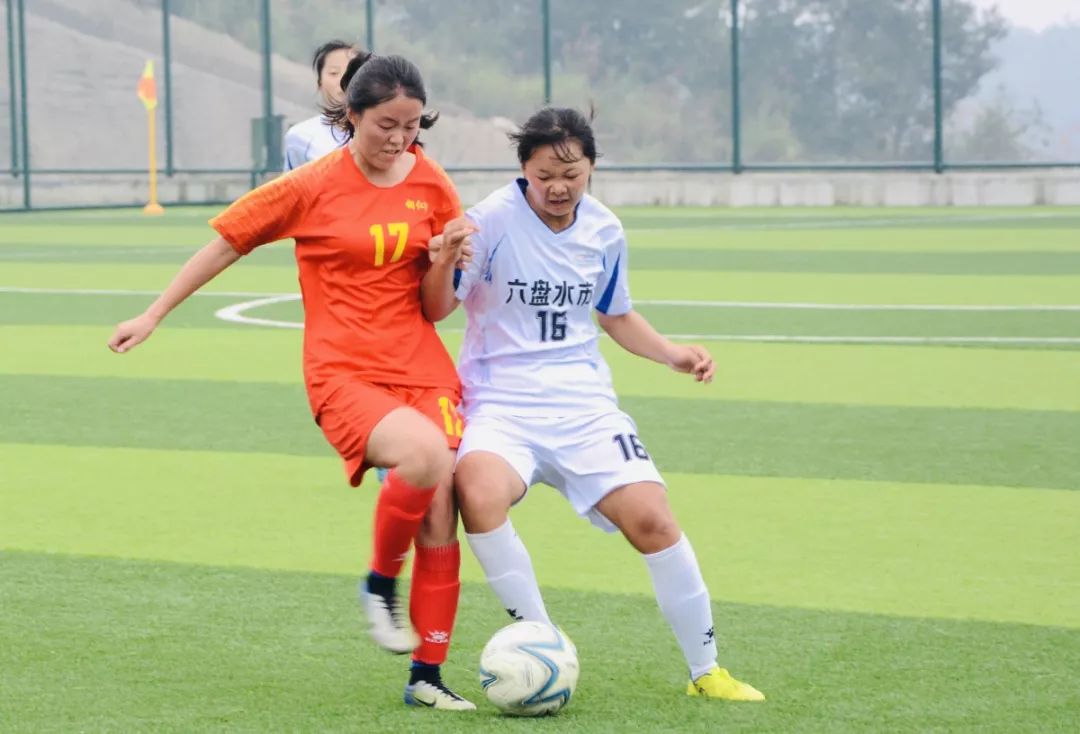 一共有32支球队参加比赛,各路高手齐聚一堂运动会