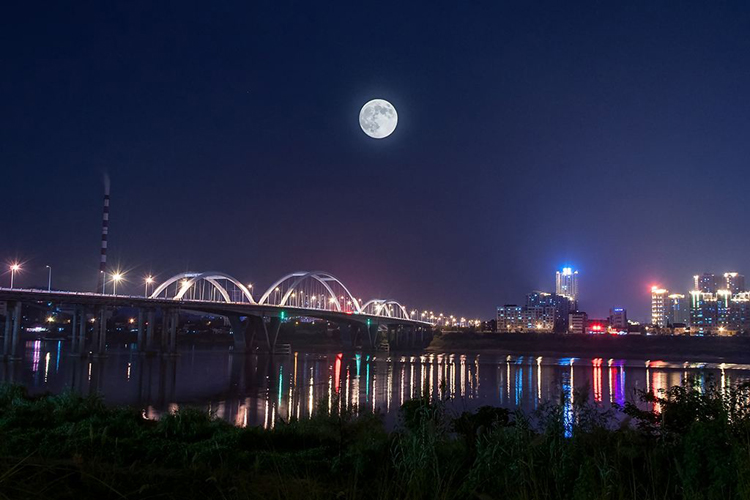 看透了人情冷暖世态炎凉的诗句,不经历点烂事怎能看透人心的诗句