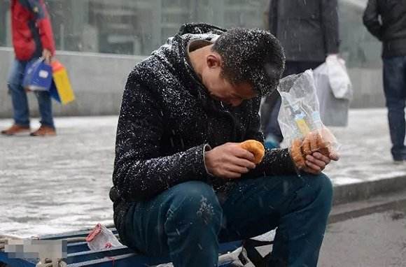 人到中年都是余欢水吗,余欢水人到中年的生活