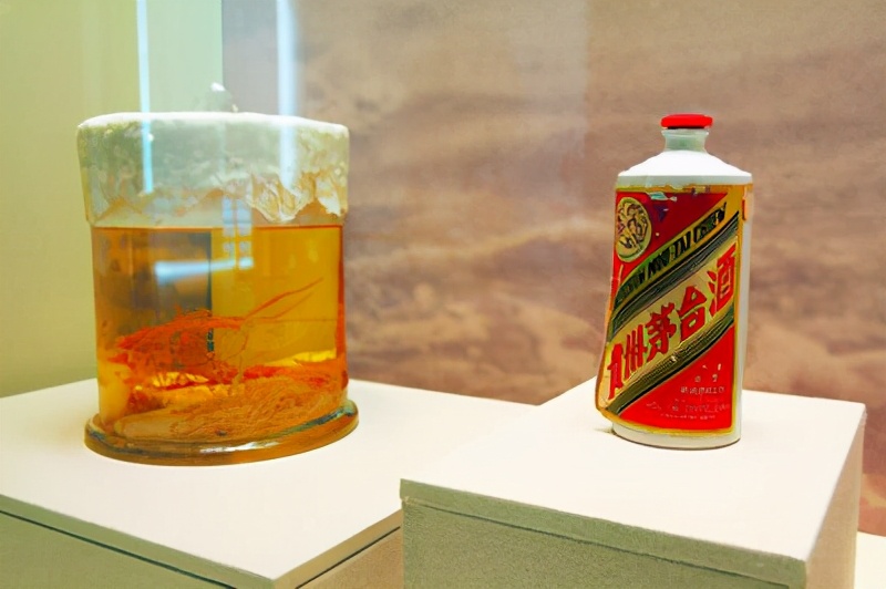 毛主席不是不喝酒吗，为何遗物中有4公斤茅台？揭秘背后的真相