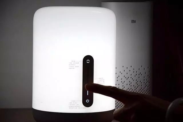 米家床头灯测评,米家床头灯灯泡测评