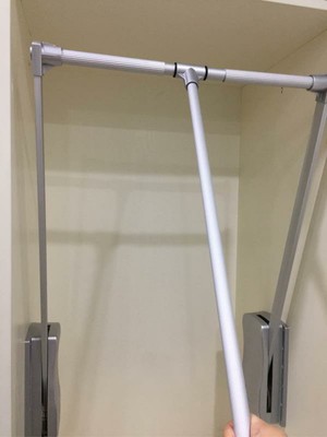 定制家具挂衣杆调整,衣柜挂衣杆升降的
