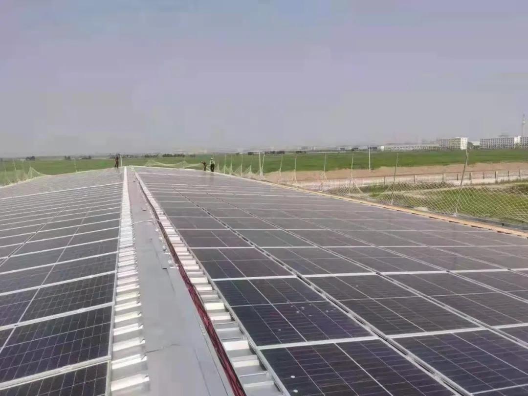 最新屋顶光伏,屋顶光伏与地面光伏