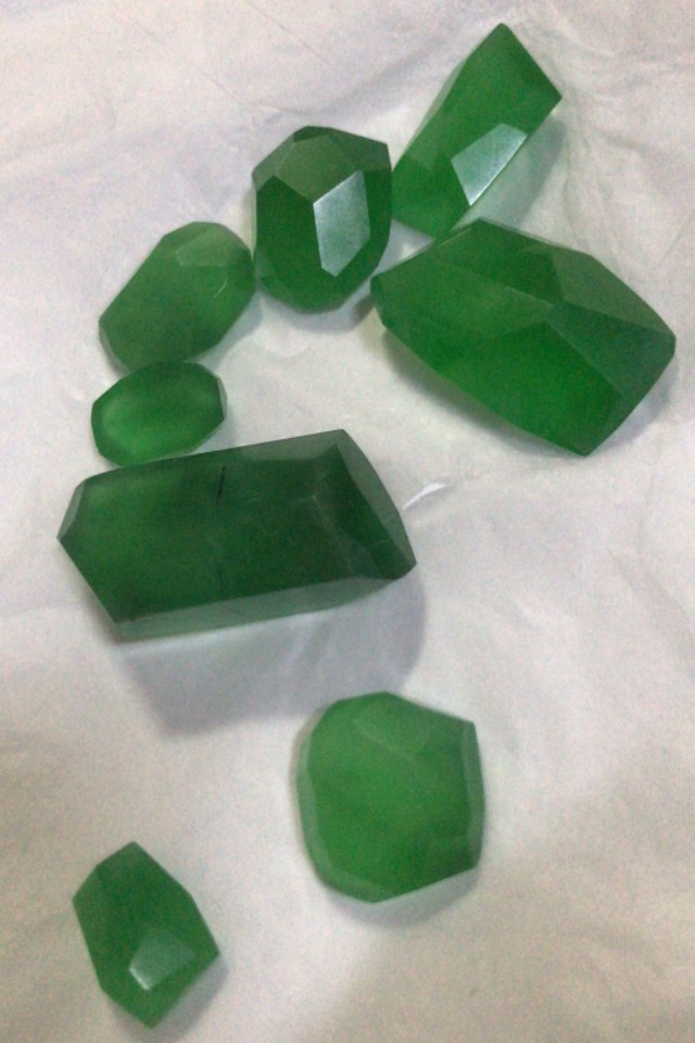 翡翠资源真的有用吗,翡翠边角料可以发家致富