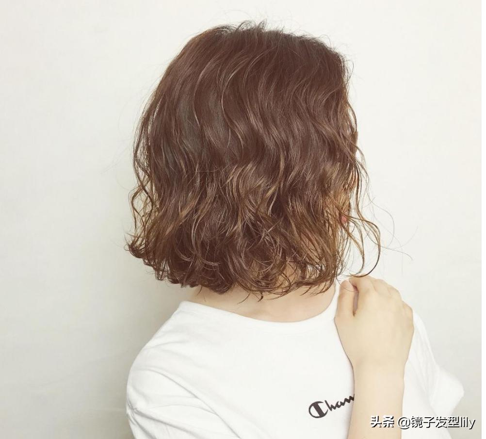 可爱的发型显脸小长发,小脸型短发发型设计