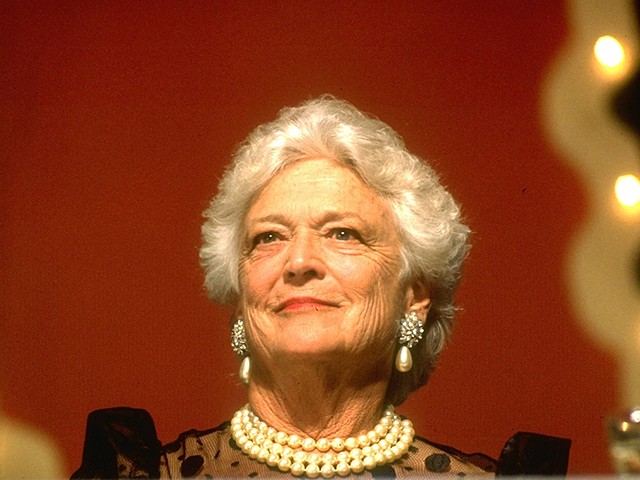 17岁女孩嫁42岁丈夫当上大总统后,21岁与丈夫一见钟情63年相濡以沫