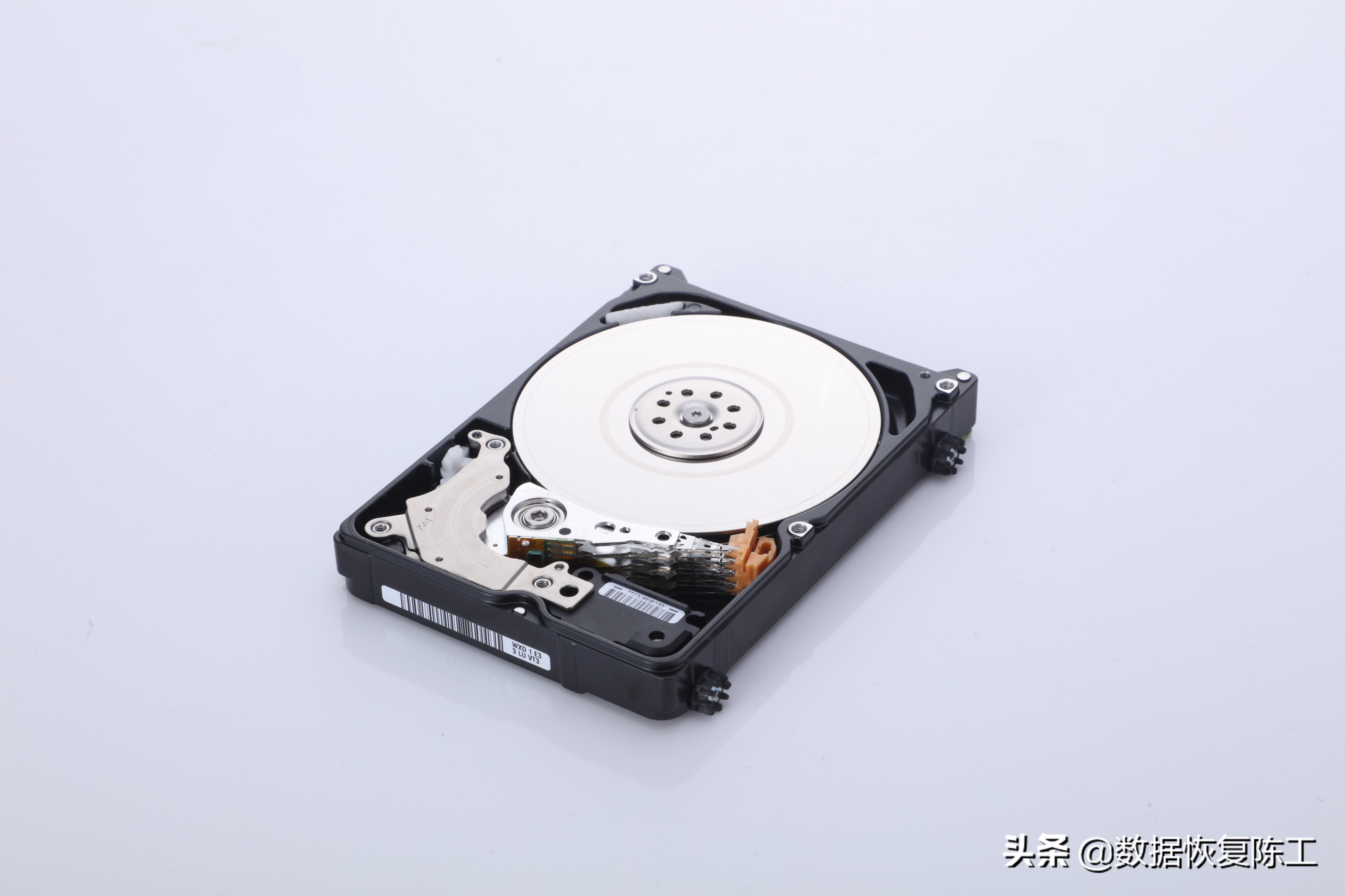 移动硬盘打不开认不到以后的数据恢复所需要涉及到知识与恢复过程