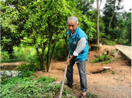 兴国和平村老村长张练功：平凡岗位上的发光者
