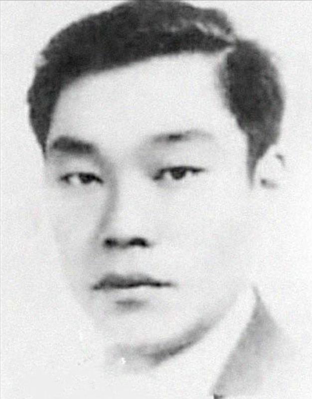 1934年，一个浑身恶臭的乞丐来到瑞金，趴在地上喊：我要找周恩来