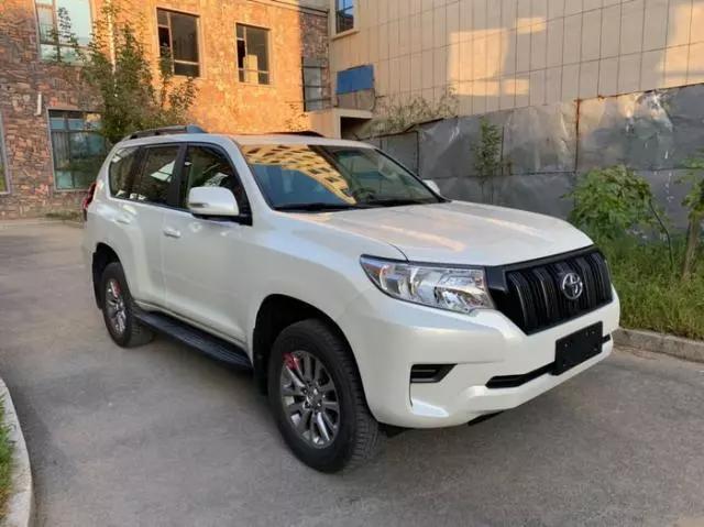 我是快递员，工资6千，有5万元现金，适合*款贷**买丰田霸道吗？