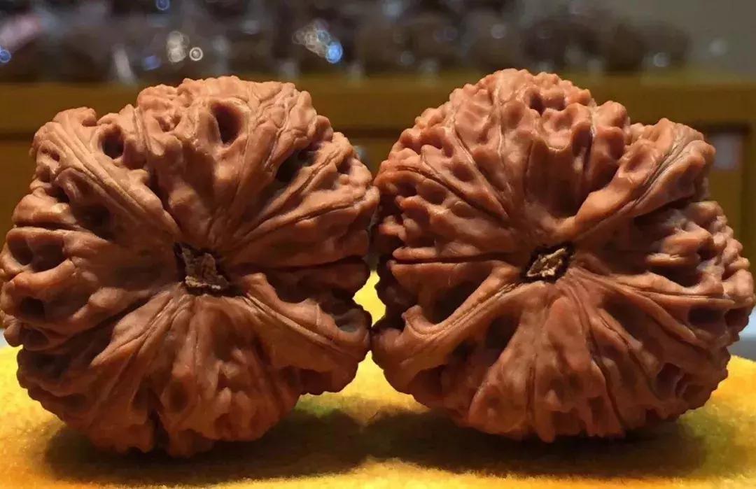 才买的文玩核桃怎样更快盘出包浆,文玩核桃出包浆以后怎么盘玩