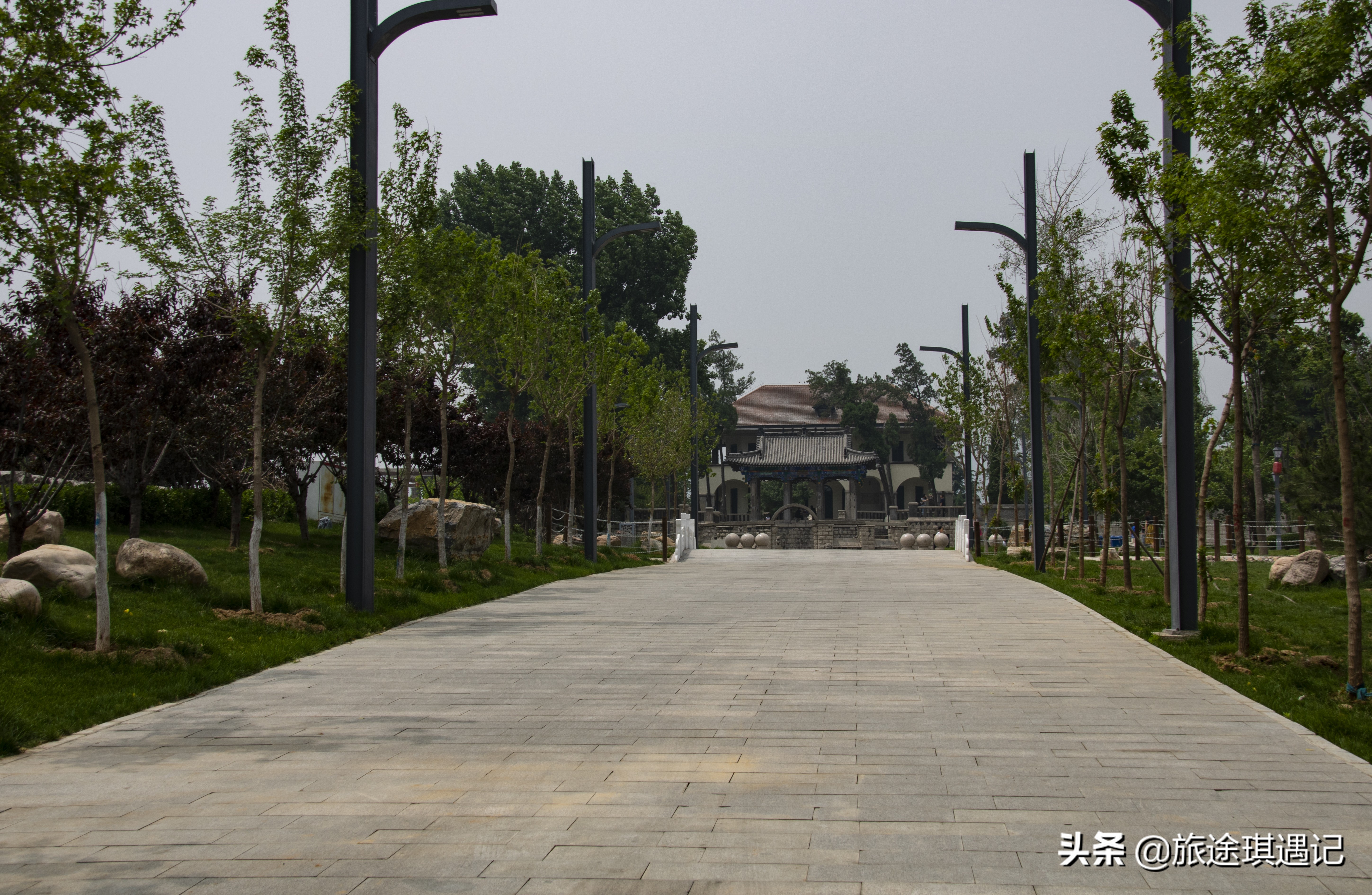 气势非凡的段家楼，中西合璧的建筑群，书写着一部煤矿兴亡史