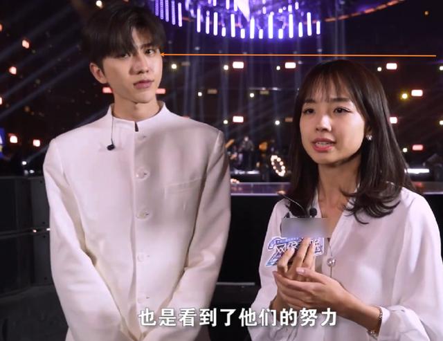 王冰冰采访蔡徐坤引热议,王冰冰采访蔡徐坤完整视频