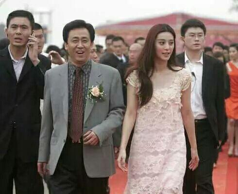 许家印车间视频,许家印当车间主任的照片