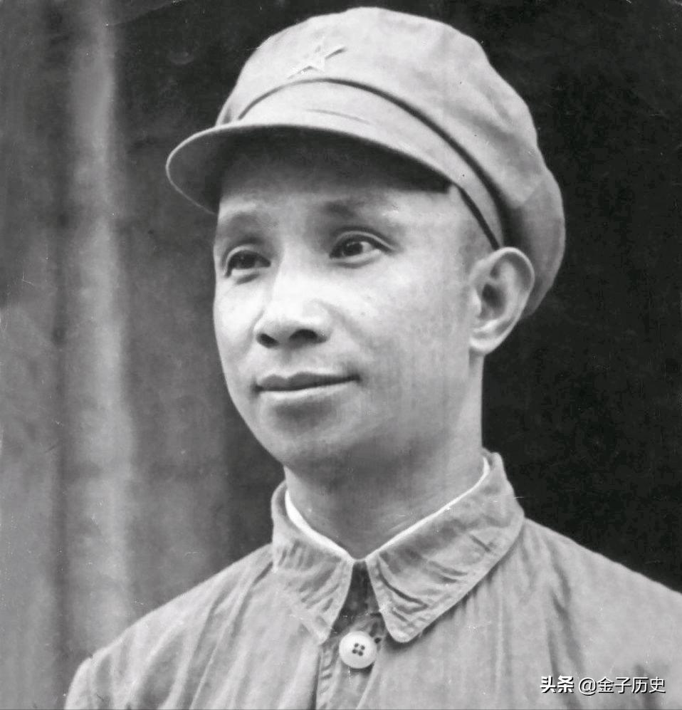 被称为战略家极难！*伯承刘**却早就称粟裕为战略家，粟裕当得起吗？