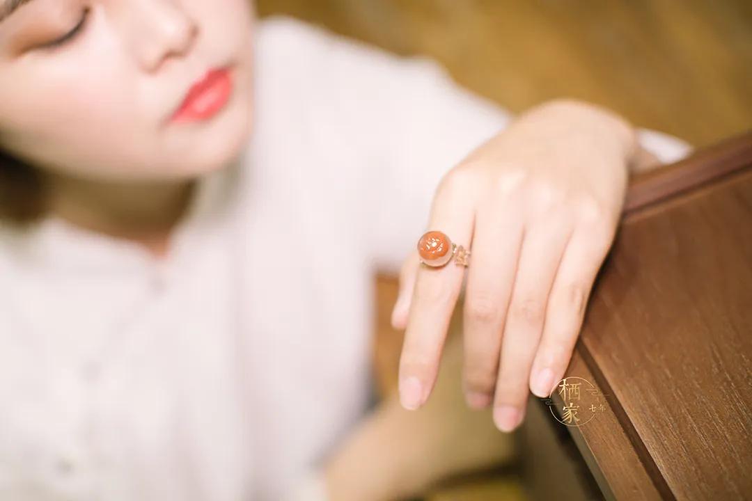 黄金转运珠戒指是怎么戴才好运,女生招财好运的纯银麦穗戒指