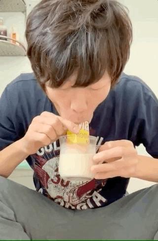 张国伟喝可乐,张国伟膝盖疼怎么办