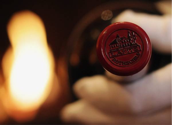 82年的拉菲多少钱一瓶真的,82年的拉菲现在多少钱一瓶呢