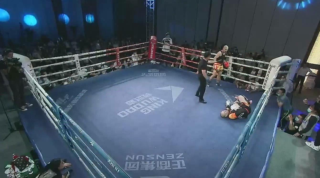 刘二狗被人打完整版,直播一龙对刘二狗