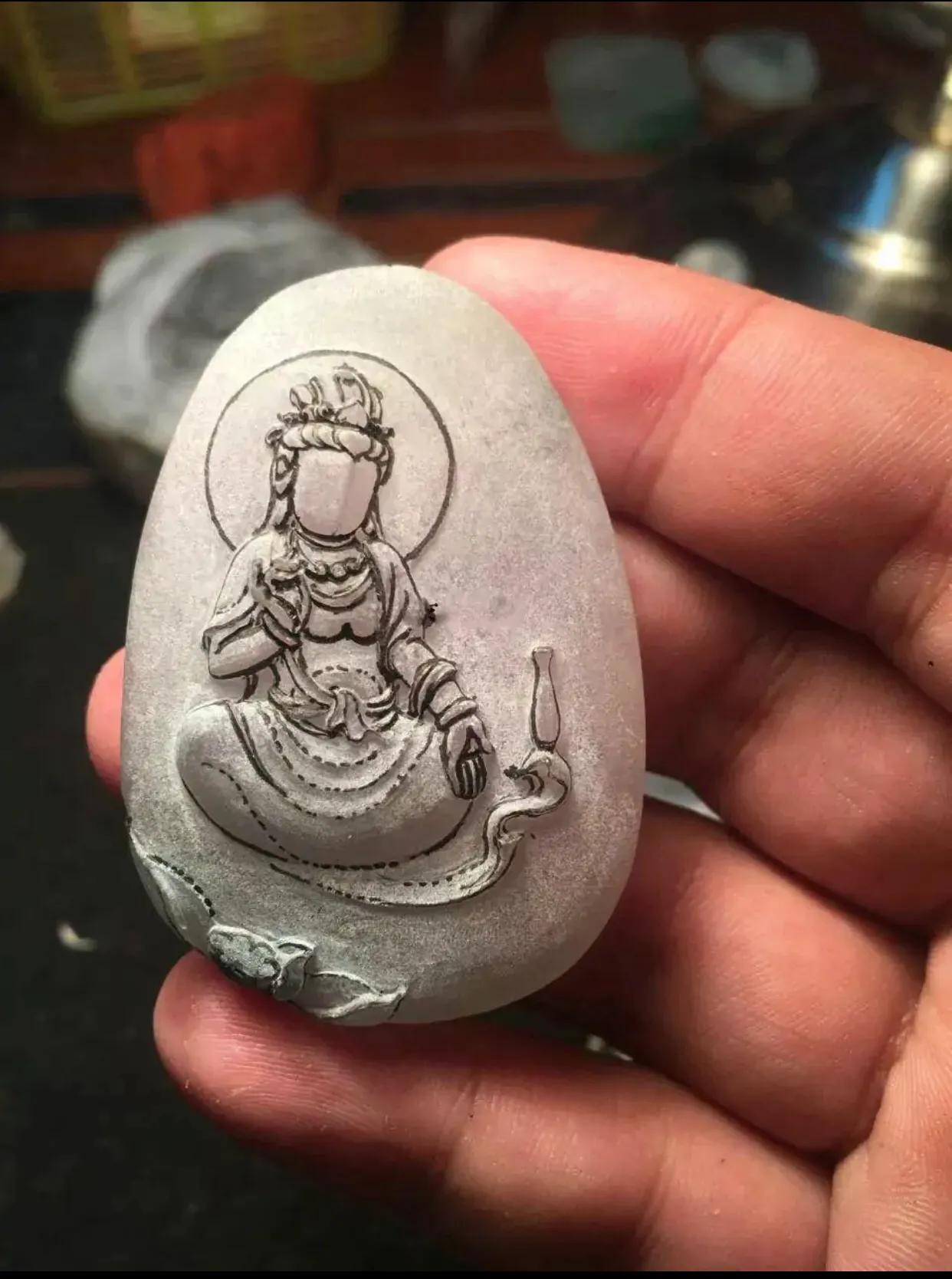 八万拿下会卡开窗料，切开后冰感十足，起货胶感满满