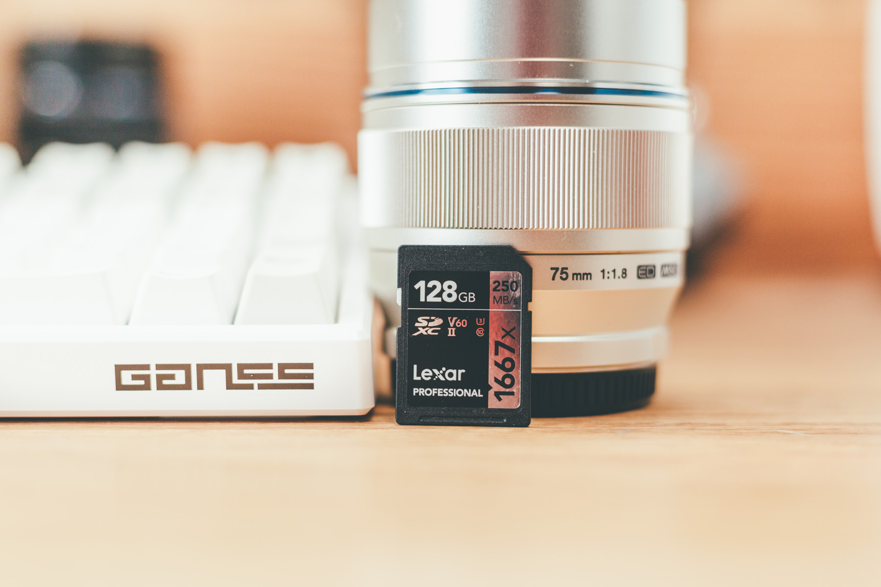 快一步，一卡搞定vlog素材拍摄，雷克沙1667XProSD卡体验