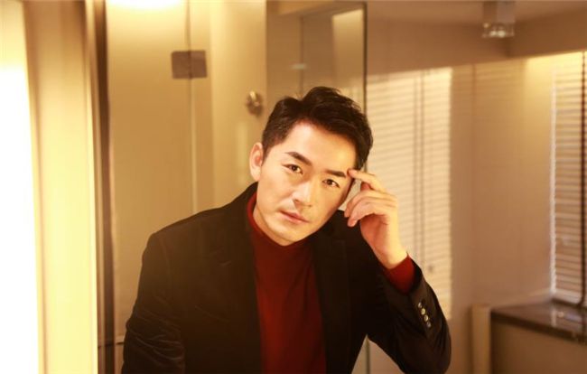 挤眉弄眼五官乱飞的演技,挤眉弄眼式演技