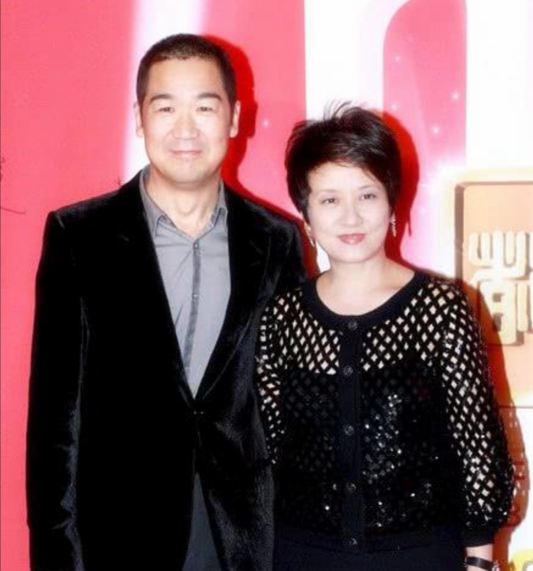 邓婕穿搭图片大全,邓婕黑装穿搭