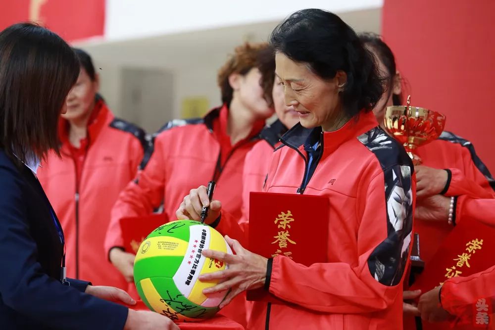 涓浗濂虫帓鑰佸皢榻愯仛,涓浗濂虫帓缇ゆ槦闂儊