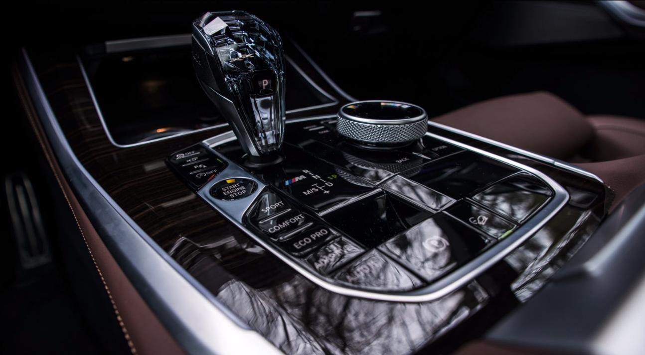 试驾国产宝马x53.0t跑高速,海外宝马x5柴油版冷启动