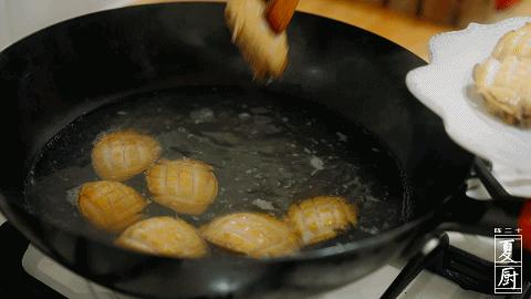鲍鱼鸡煲推荐,鲍鱼鸡煲的粤菜做法