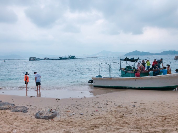 海南冲浪旅游攻略,海南万宁日月湾冲浪攻略