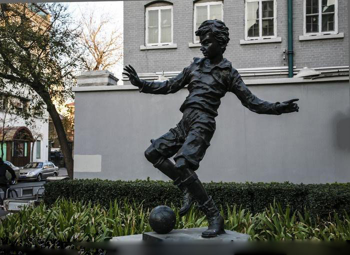 踢足球的好处英语,踢足球的好处和功效