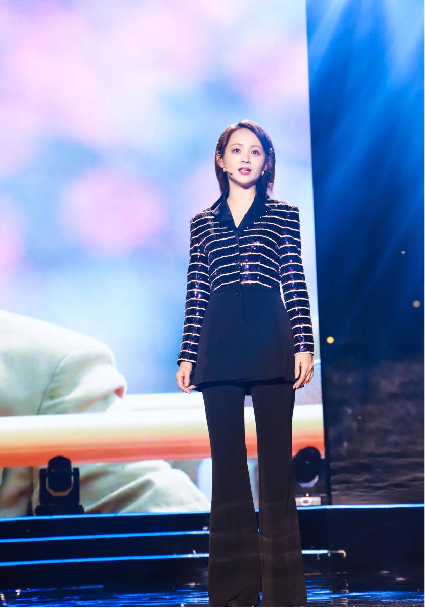 邓莎穿裙子好看吗,邓莎白色同款连衣裙