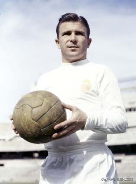 盘点足球历史最伟大的100位球星,中国足球十大最佳前锋排名一览表
