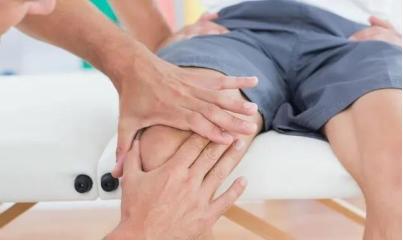 膝关节疼痛滑膜炎的病因及治疗,膝盖滑膜炎积液膝关节疼痛肿胀