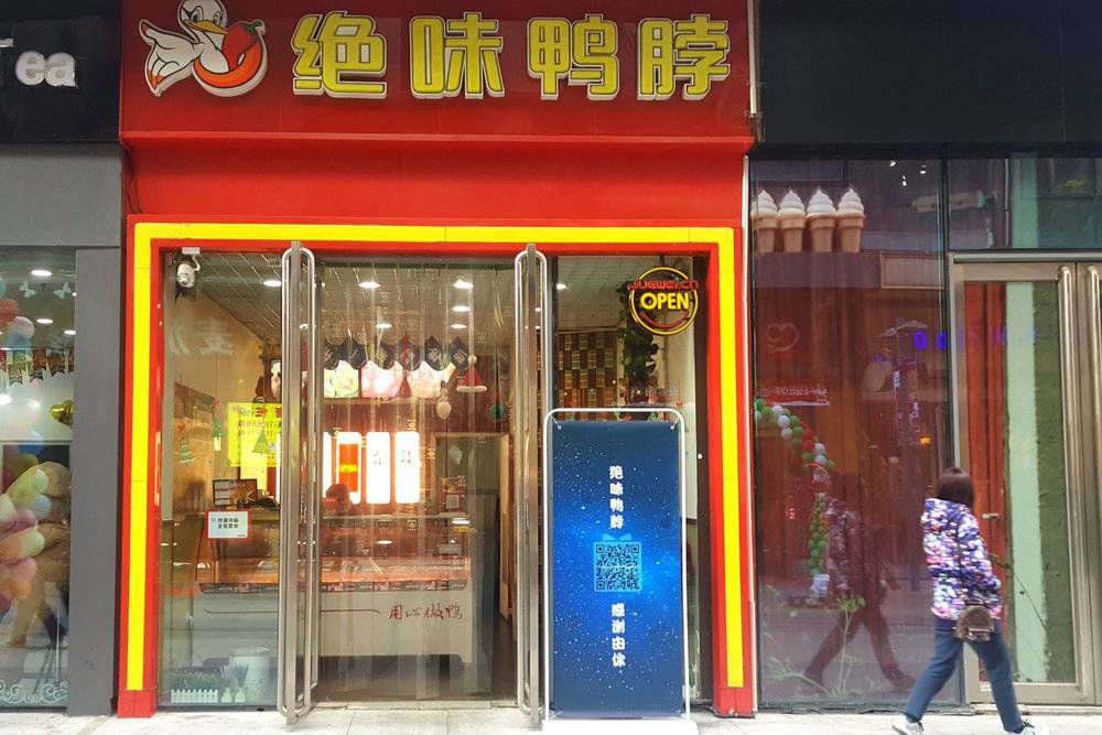 没有一只小龙虾能活着度过夏天,夏天的小龙虾是怎么活的