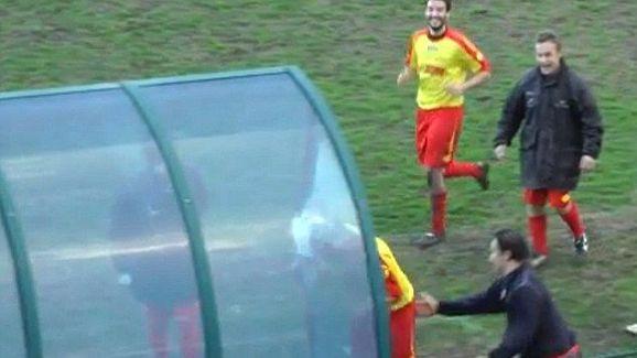 足球场上的十大匪夷所思,足坛最可笑十大假摔