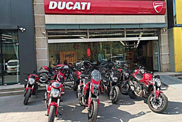 杜卡迪monster821外观改装,杜卡迪monster821行驶表现