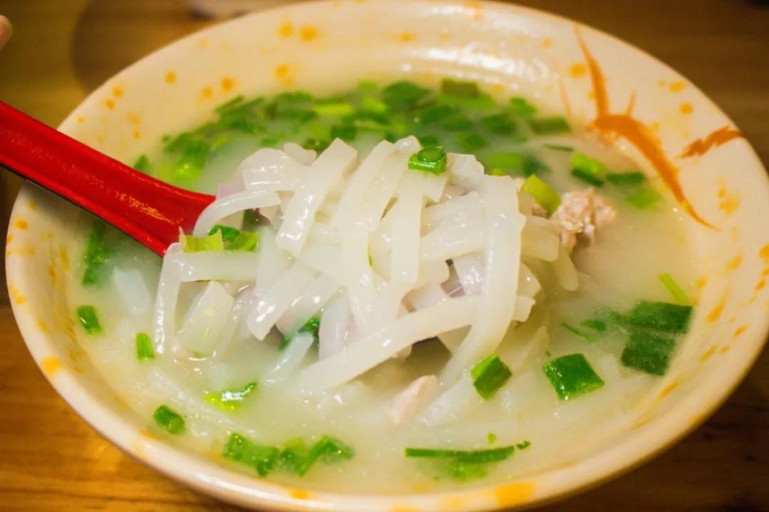 私藏菲律宾同款空中佛手，这座广东小城的落胃美食从早吃到晚