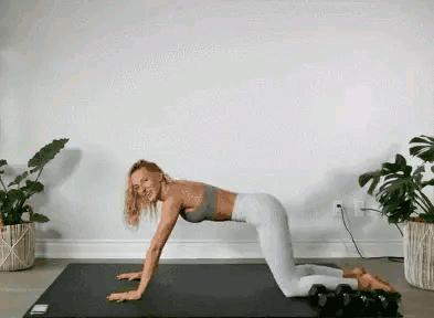 含胸驼背肩内扣？5个动作来改善，让你身姿挺拔，体态年轻