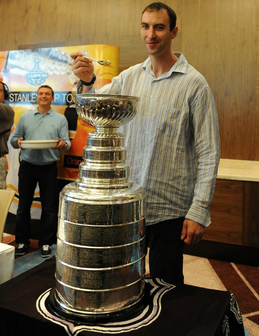 冰场上扔章鱼，开派对弄丢斯坦利杯……这些操作你见过吗？