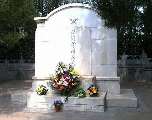 工作狂人任弼时，生命最后一刻还在工作，9个儿女只留下4人