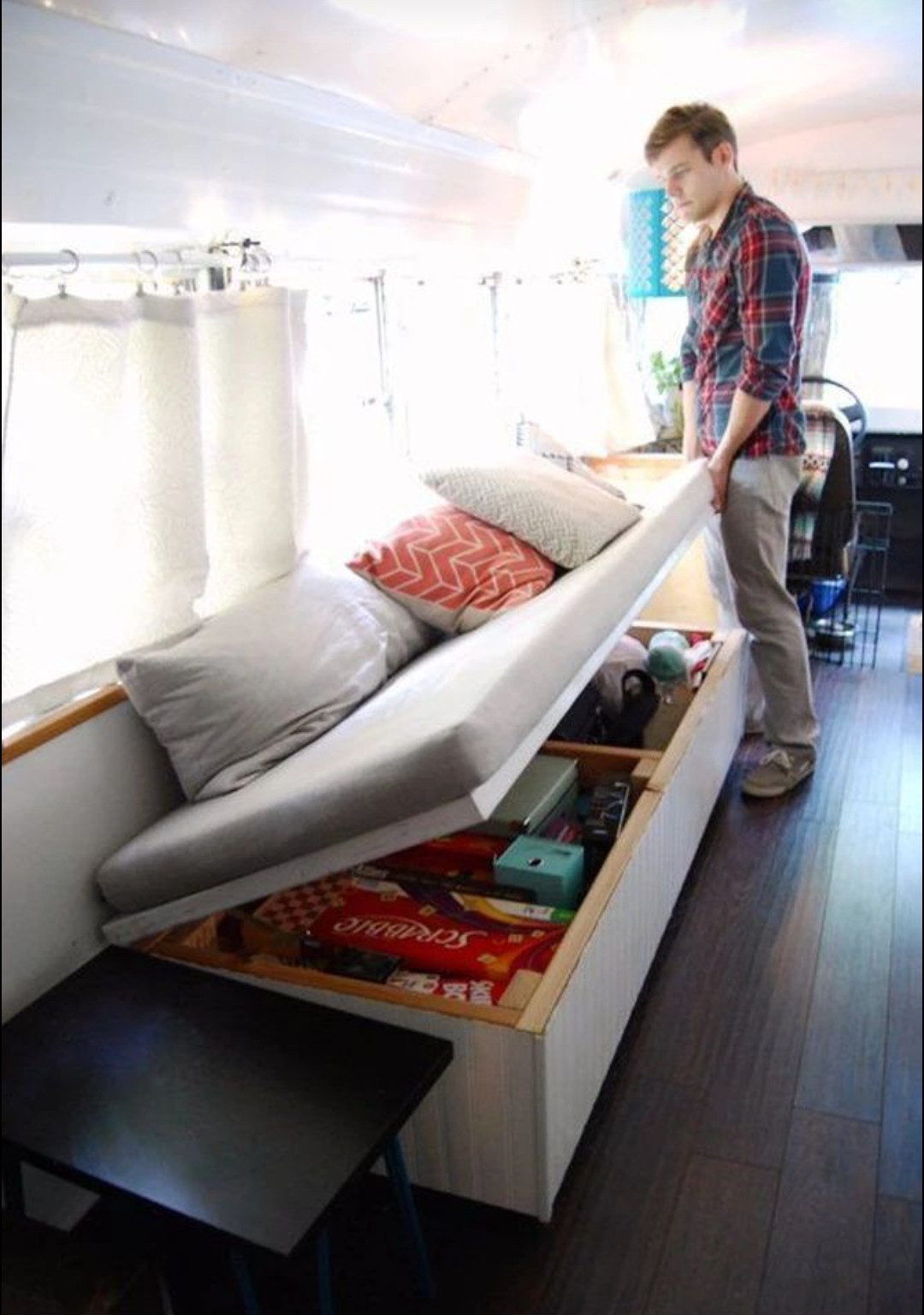 客厅沙发打地台,沙发垫加地台可以替代沙发吗