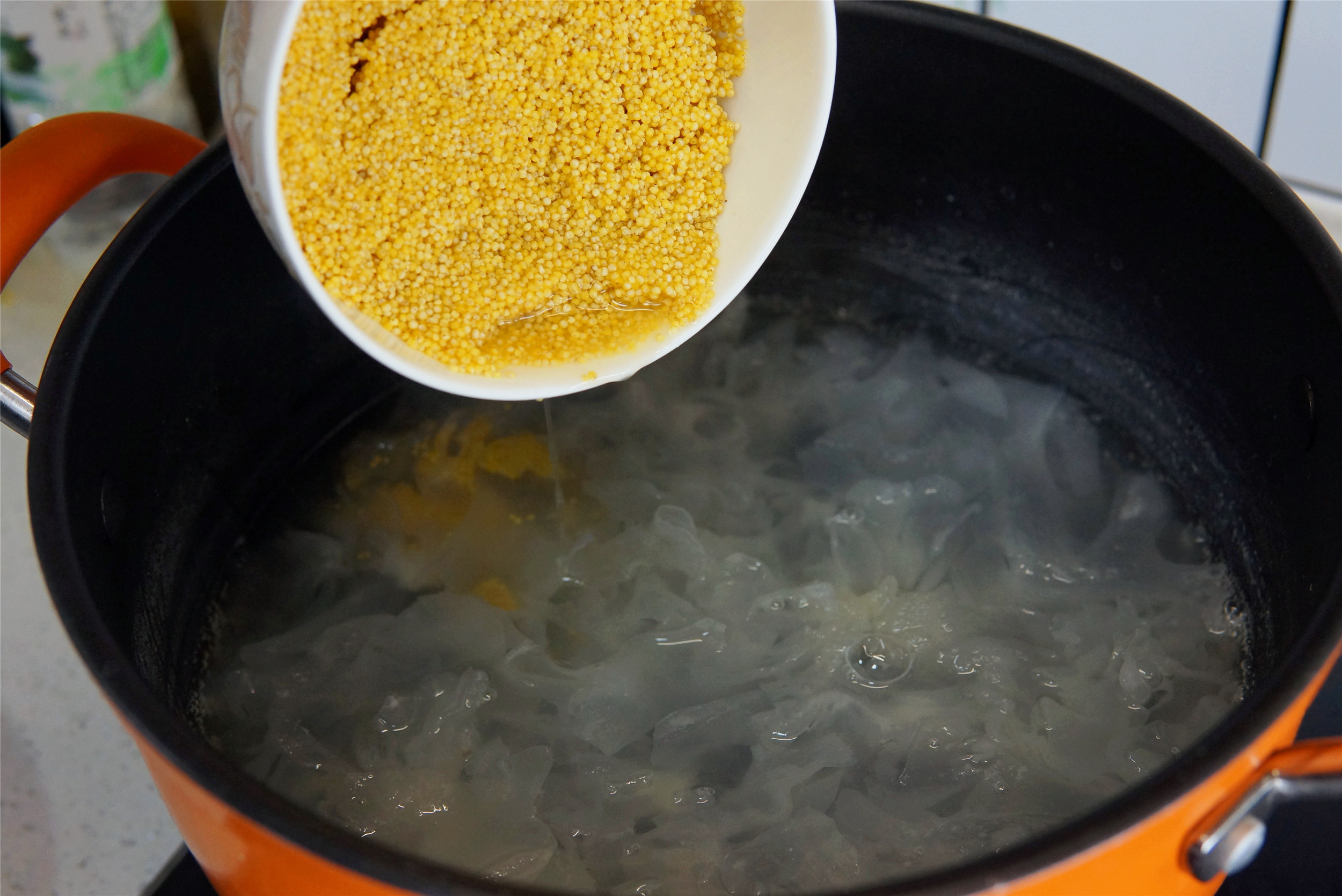 这粥，妈妈早餐必喝，满满的全是胶质，每周喝几次，省买化妆品了