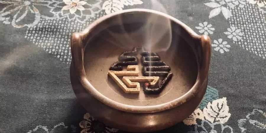 入芝兰之室久而不闻其香的下一句,善人居如入芝兰之室久而不闻其香