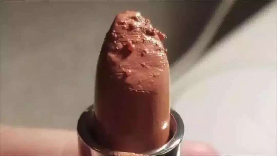 你的口红上黑名单了吗？这些用了会中毒